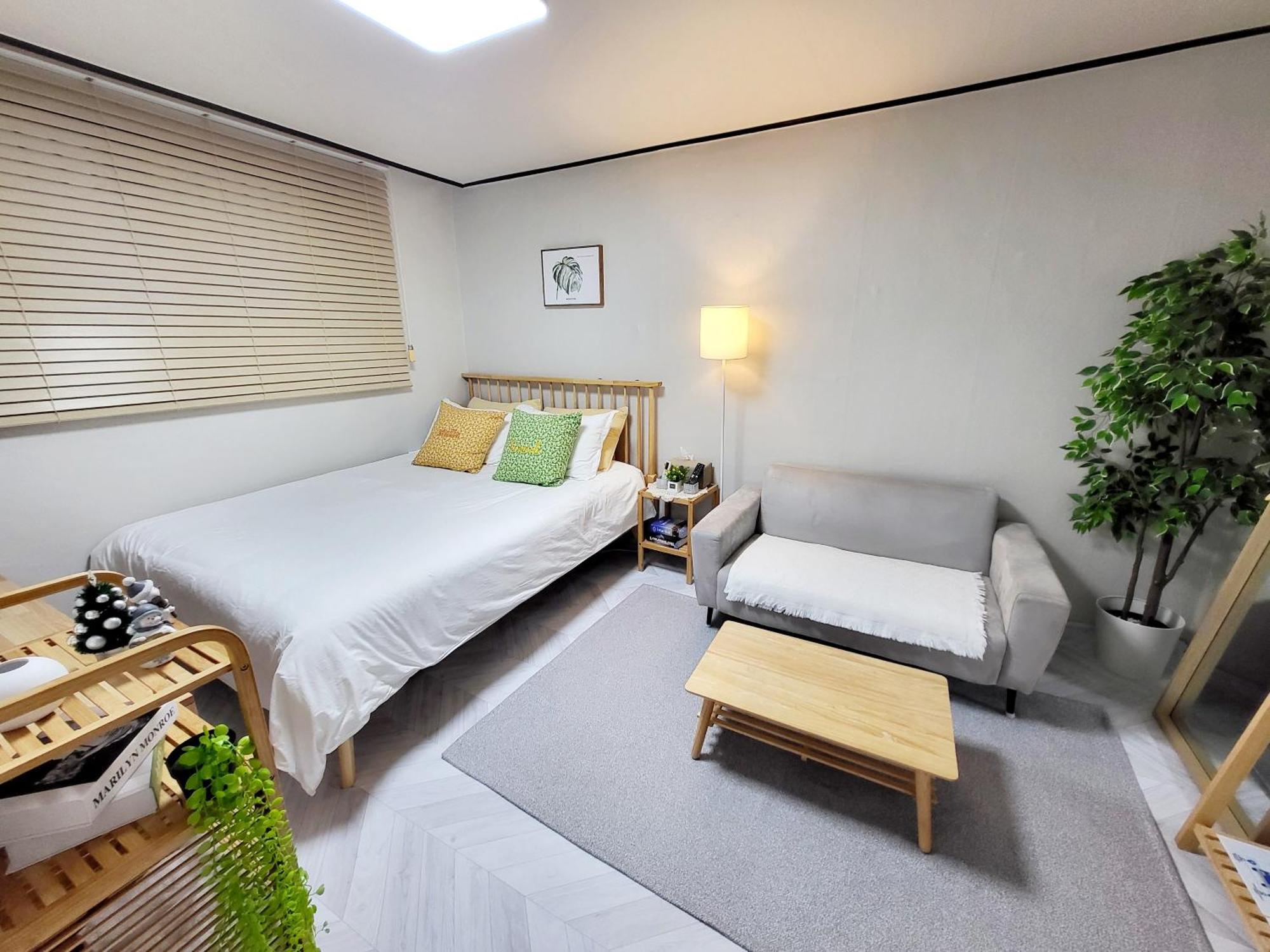Moon House In #quiet #airport Transport Nearby#1 Min To Line2 Nakseongdae Subway Căn hộ Seoul